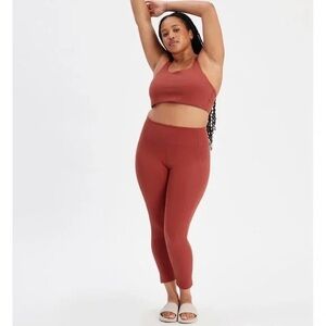 girlfriend collective Women’s Soft Pocket Leggings Red Eco-Friendly Size Medium